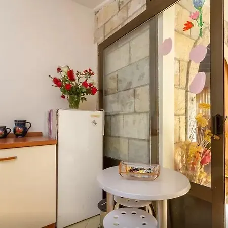 דירה Karlana